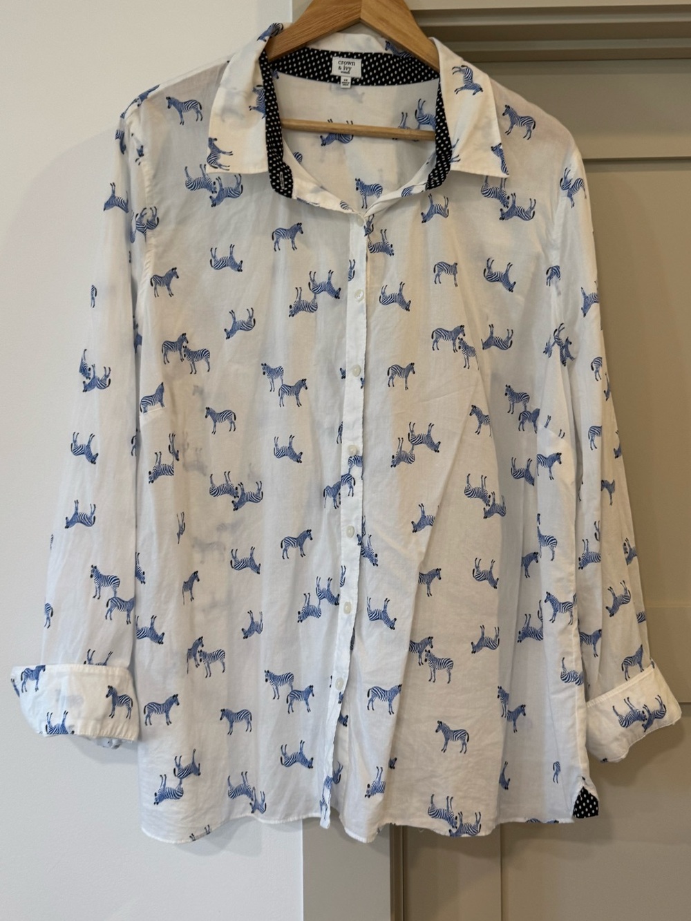 Crown & Ivy White Button-Up Shirt with Blue Zebra Print